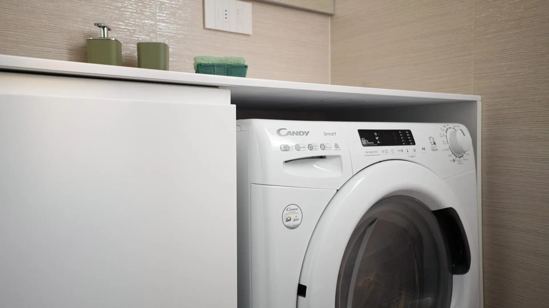 Apartment Green Suites In Financial District 4 Pax Milan