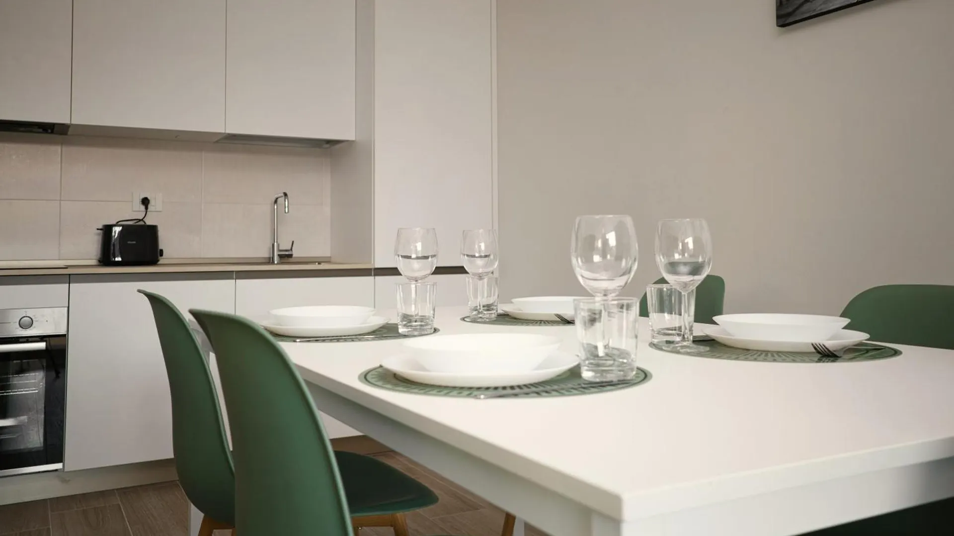 Green Suites In Financial District 4 Pax Milan