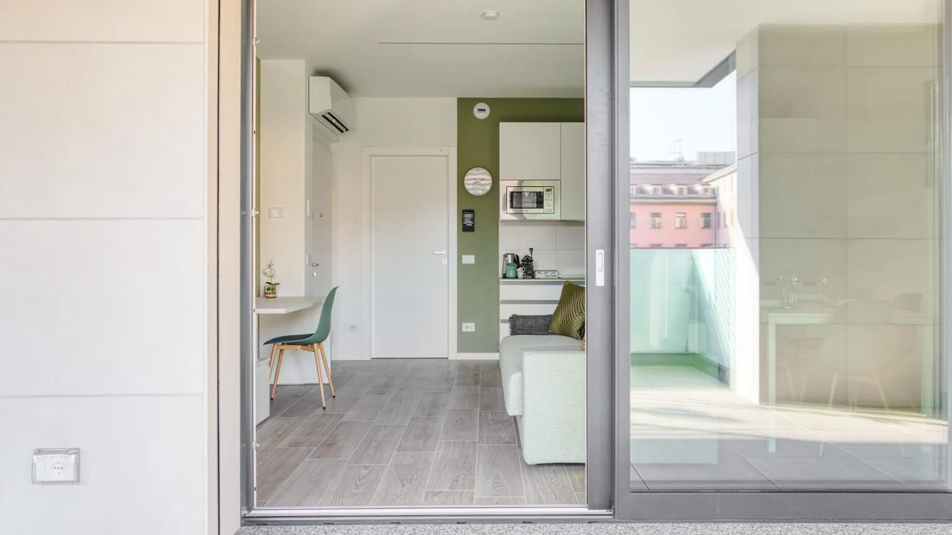 Green Suites In Financial District 4 Pax Mediolan